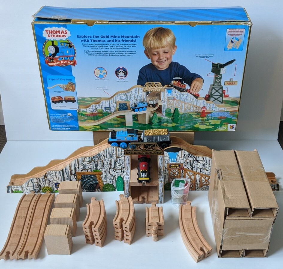 thomas and friends gold mine mountain set