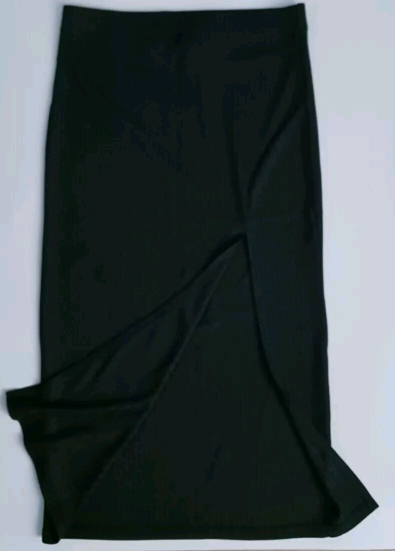 Forever 21 Basic Black Slit-Narrow Design Skirt S… - image 2