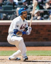 ANDRES TORRES   NEW YORK METS   ACTION SIGNED 8x10
