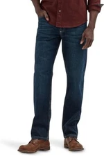 NWT Men's Wrangler Relaxed Fit Free to Stretch Blue Jeans Size 40x32