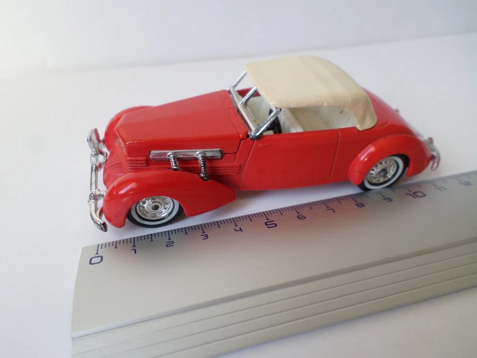 cord cabriolet modele 812 rouge - matchbox - Photo 1/1