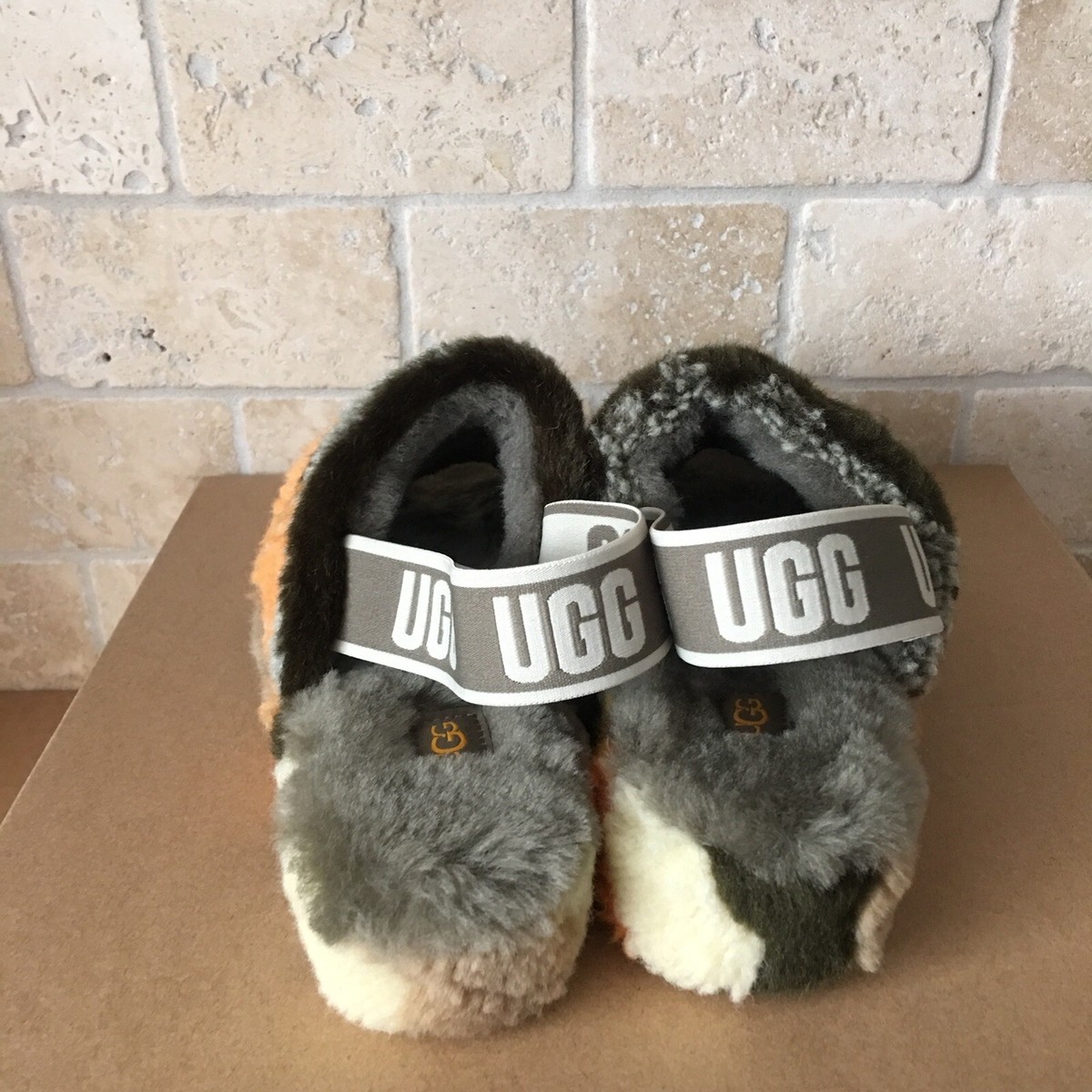 UGG FLUFF YEAH CALI COLLAGE OLIVE SLIDE SANDAL SHOE SLIPPER SIZE 8