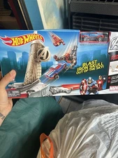Hot Wheels Marvel Avengers Flight Strike by Mattel Iron Man NIB - RETIRED