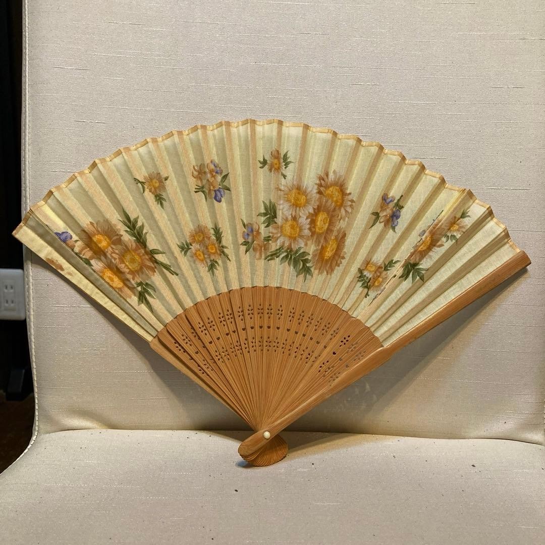LANCEL Floral Fan Beige Bamboo Light Yellow, Elegant Handheld Accessory