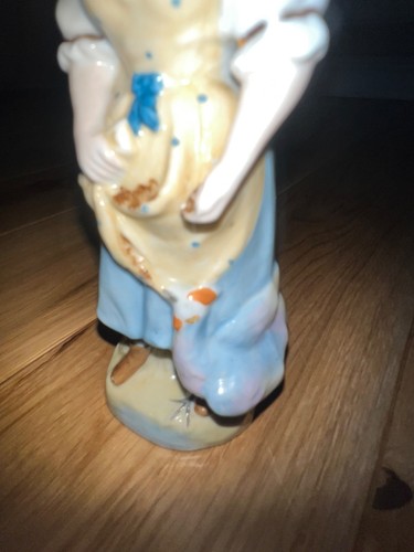 Chicken Farmer Man and Woman Pair Ceramic Figures - Picture 12 of 17