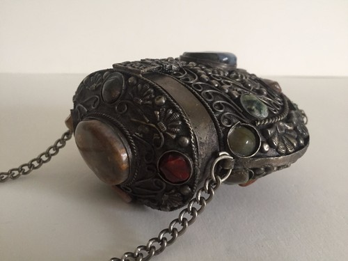 VINTAGE 1960'S TIBET HANDCRAFTED METAL & SEMI PRECIOUS STONES ORNATE EVENING BAG - Picture 4 of 11