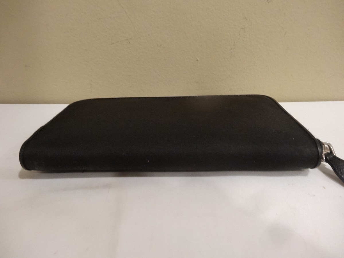 プラダZIPウォレット Prada Brown Tessuto Nylon Zippy Wallet | Yoogi's Closet