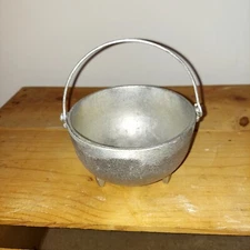 Vintage Service Ideas Inc Cast Aluminum Pot 3 Ftd Wire Handle Made in MPLS, Minn