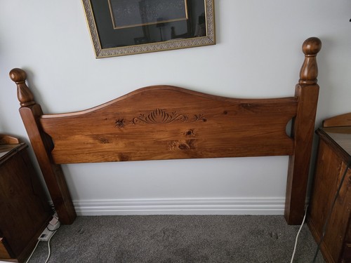5 Piece Solid Timber Bedroom Suite NEED IT GONE. MAKE AN OFFER. - Picture 3 of 11