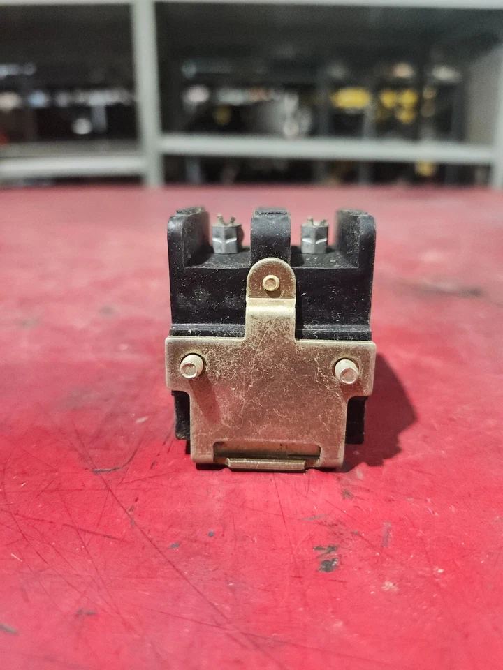 NOVO NA CAIXA ALLEN BRADLY PILOT LIGHT 240V 60HZ 800T-PK26 SER A - Imagem 4 de 4