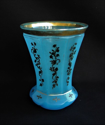 Antiker Glas Ranftbecher aus der Biedermeierzeit um 1840 mit Silberbemalung