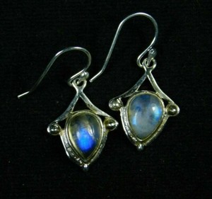 Amazing-925-Solid-Sterling-Silver-Fancy-RAINBOW-MOONSTONE-ANTIQUE-STYLE-Earrings