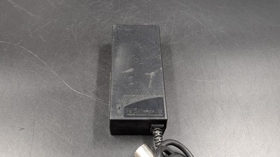TranzX MDA10129402000 100-240V Batterieladegerät - Gebraucht, Funktionsfähig