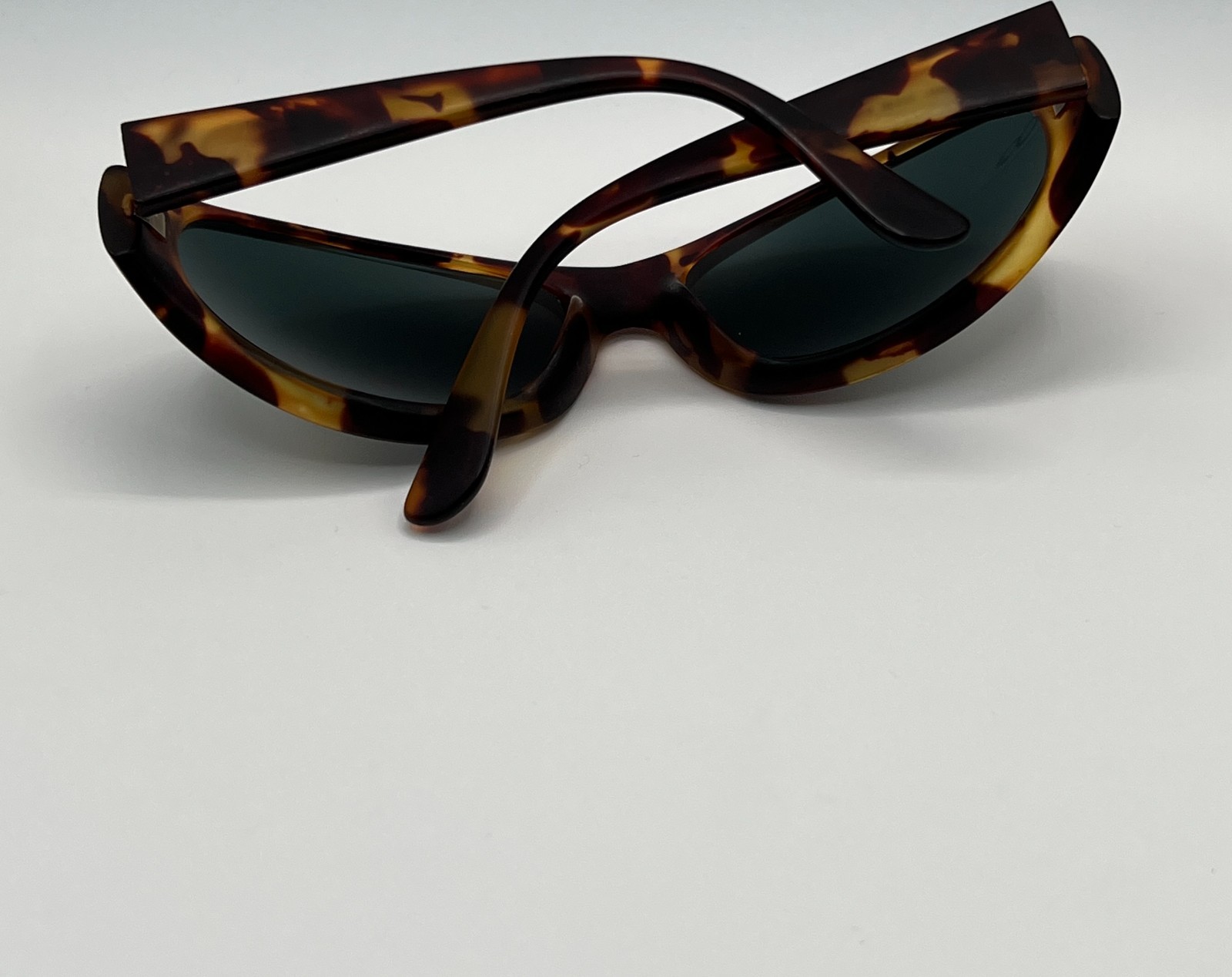 Visual Scene Tortoiseshell Cat-Eye Sunglasses – H… - image 4