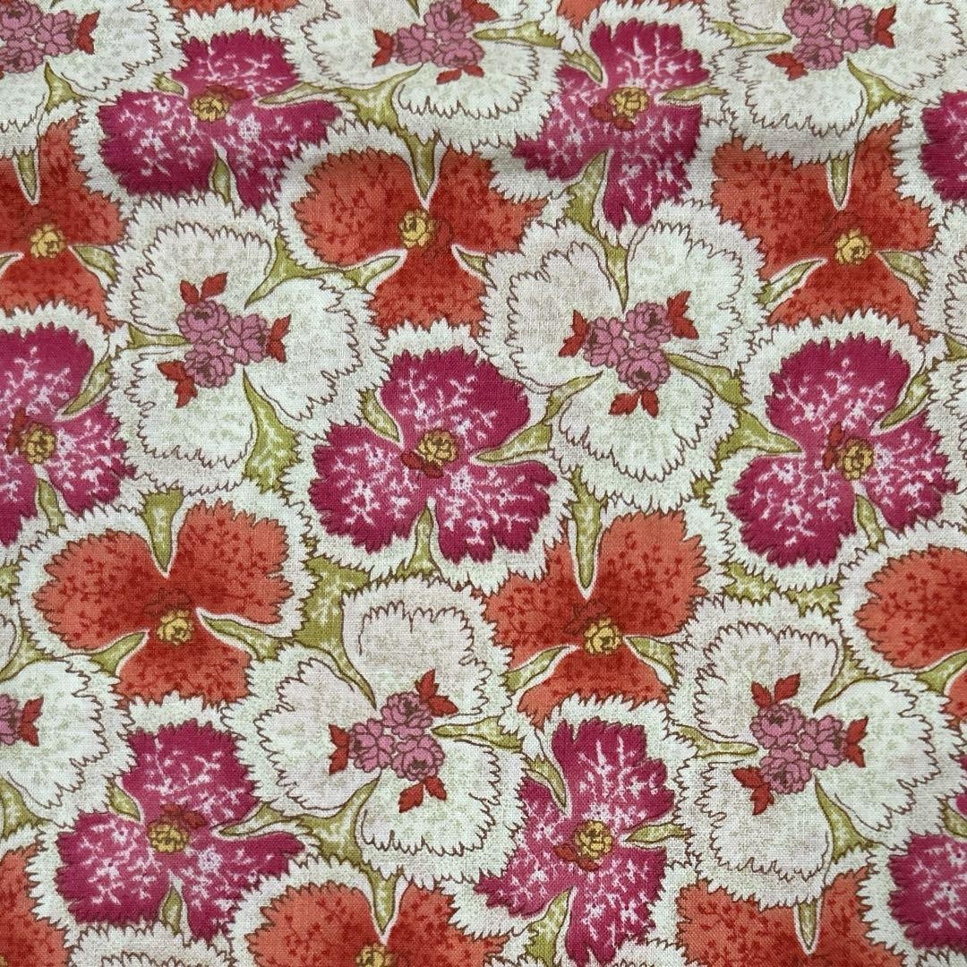 Retro Floral Cotton Lawn Fabric - Approx. 102cm x 105cm, Stylish Design