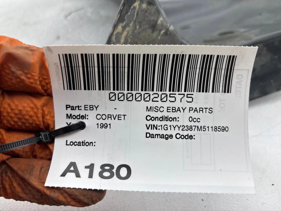 Chevrolet Corvette 1988-1996 revestimiento interior de guardabarros delantero derecho OEM Foto 4 de 4