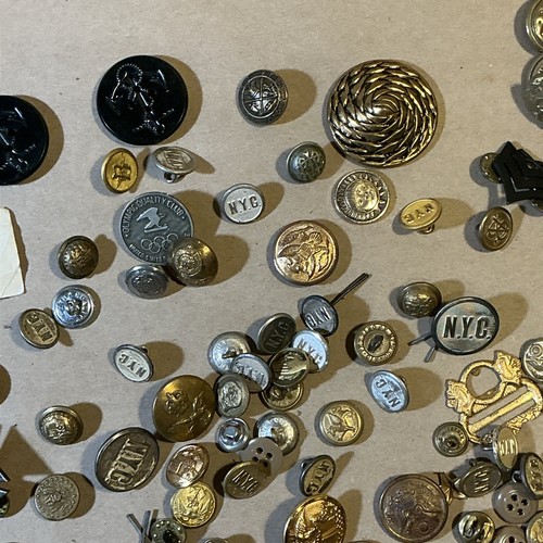 Group Of 100+ Vintage Pins And Buttons INV-AT24 - Picture 3 of 24