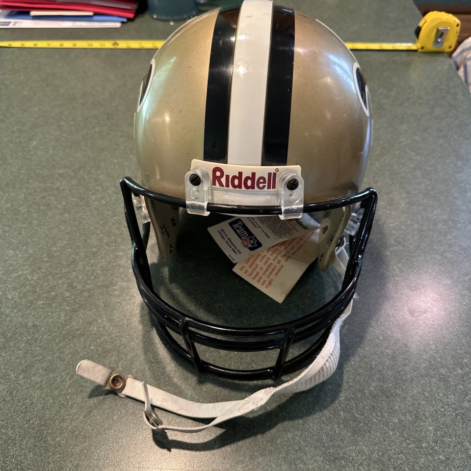 NEW ORLEANS SAINTS 1976 - 1999 RETRO RIDDELL VSR4 AUTÉNTICO CASCO TAMAÑO COMPLETO Foto 3 de 4