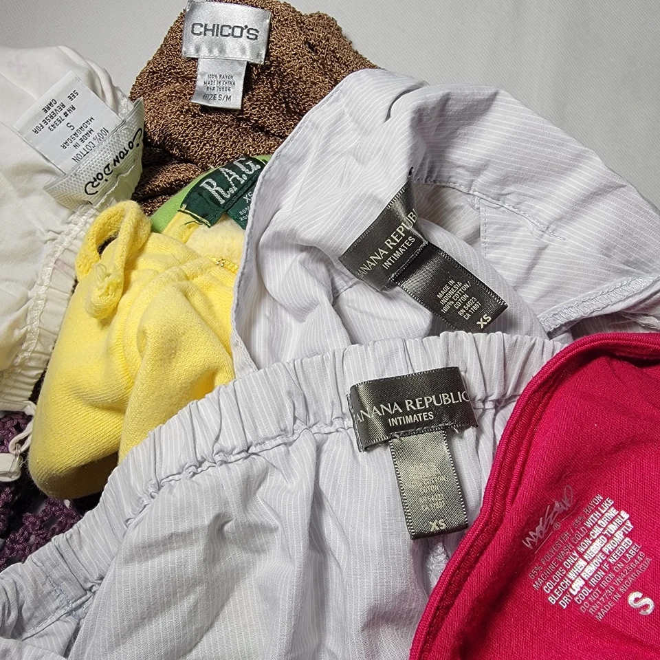 20 tops para mujer S y XS: Mossimo, Banana Republic, R.A.G., Chico's, Gap, Matty, etc. Foto 4 de 4