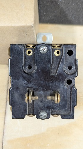 Arrow H&H On-Off-On Switch 30A/125V 20A/250V 80899 - Picture 8 of 9