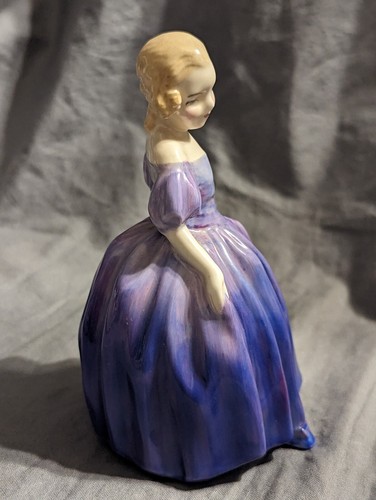 Royal Doulton England "Marie", #HN 1370, 4 3/4" Tall, Vintage - PREOWNED - Picture 4 of 17