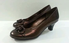 Sofft Metallic Round Toe Metal Chain Accent Pumps - Size 6.5M