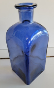 1 DECORATIVE COBALT BLUE SQUARE BOTTLE SOLID DESIGN 8.75 INCHES HOLDS 32 OZS