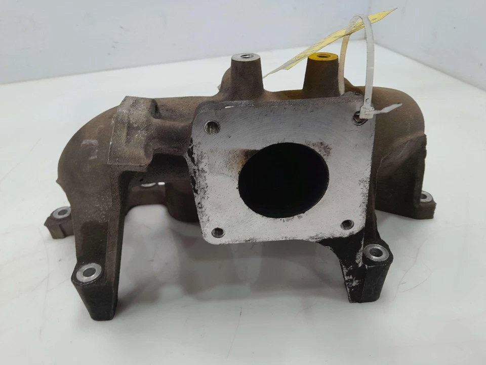 Colector de admisión superior 95-97 Mazda B2300 OEM ZZM613110 Foto 3 de 4