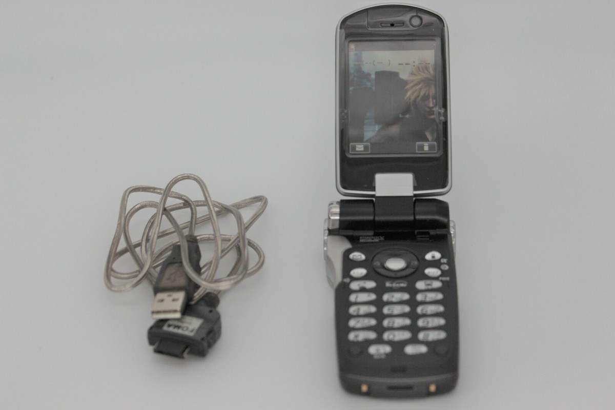 Panasonic Docomo FOMA P900iV Cloud Phone Final Fantasy VII Advent