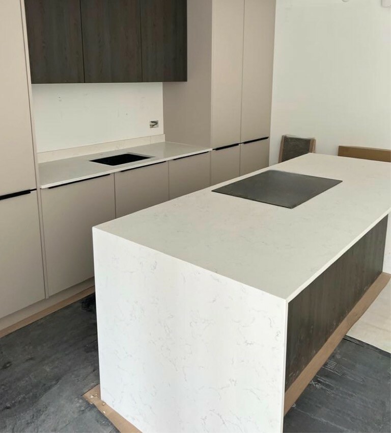 MARBLE LOOK WHITE CARRARA QUARTZ KITCHEN WORKTOP SAMPLE MARBLE QUARTZ  WORKTOPS