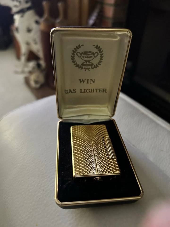 Encendedor de butano Win Vintage 7536/34 NOS Modelo 0012. Tono dorado muy pesado, en caja Foto 2 de 4