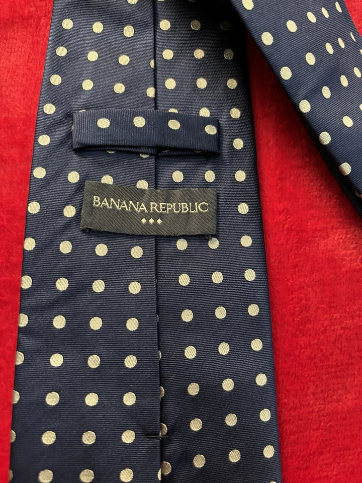 Corbata Banana Republic 100 % seda azul con lunares tejidos pálidos 3,75 W x 58 L usada en excelente estado Foto 2 de 4
