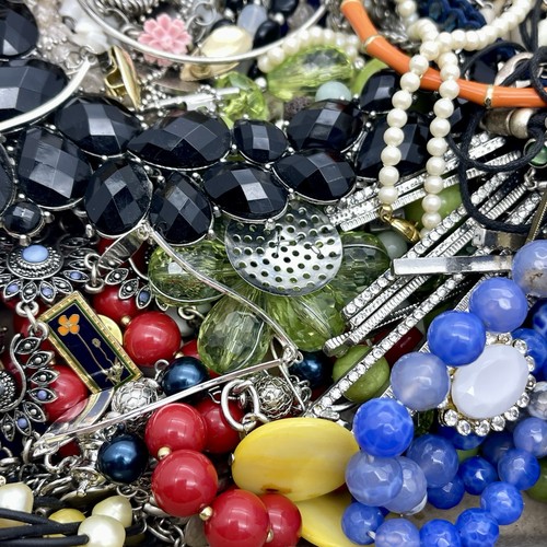 3 Lb Jewelry Lot - Vtg To Now - All Wearable Mixed Styles Resale Mystery Bag G - Picture 3 of 5
