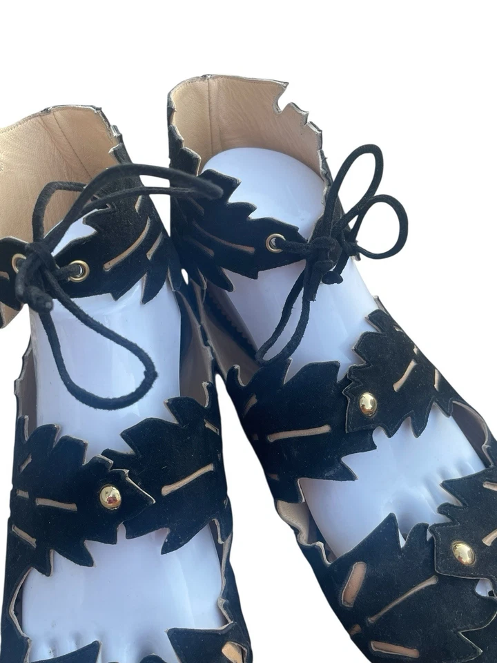 Charlotte Olympia Eve Leaf Cut Out Suede Sandals, Size 11, EUC - Imagem 3 de 4