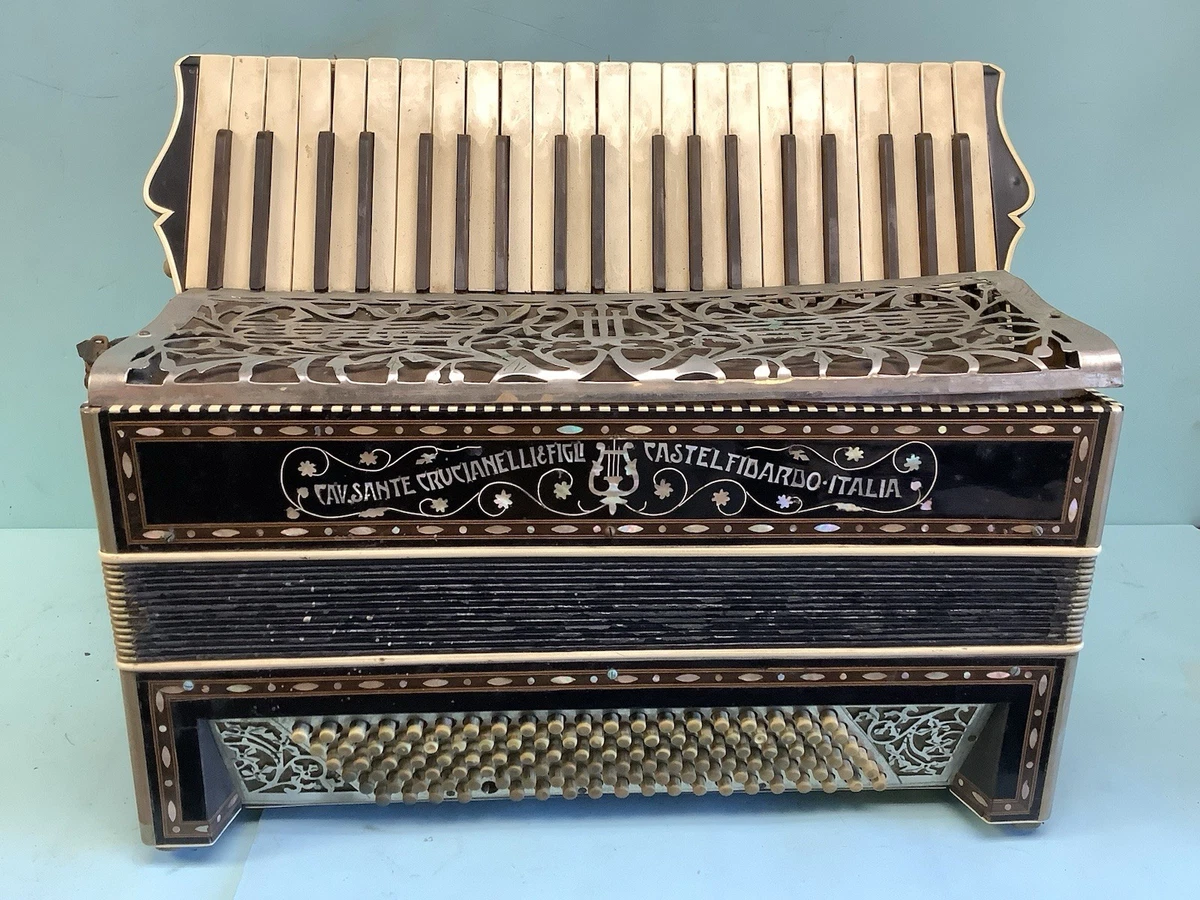 Crucianelli Accordions for sale | eBay Crucianelli Accordions for sale | eBay