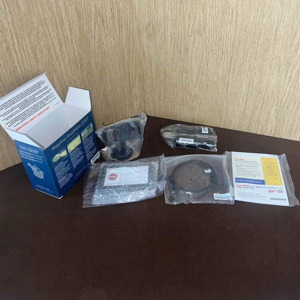 Magellan Roadmate 2210T 4.3" GPS System USA Bundle- NEW IN BOX - Image 3 of 4