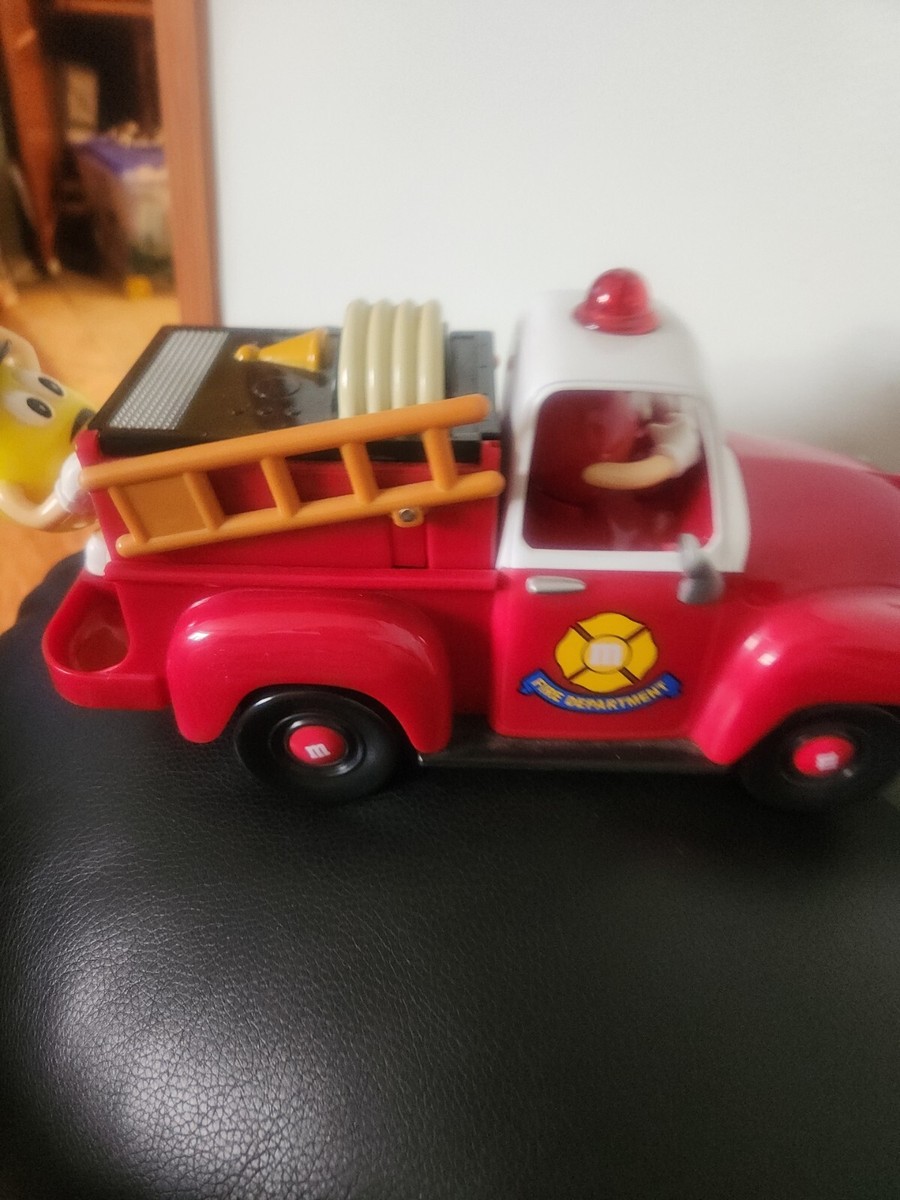 その他 m&m's FIRE TRUCK CANDY DISPENSER M&M 'Five Alarm Fun' Fire Department Truck Candy Dispenser