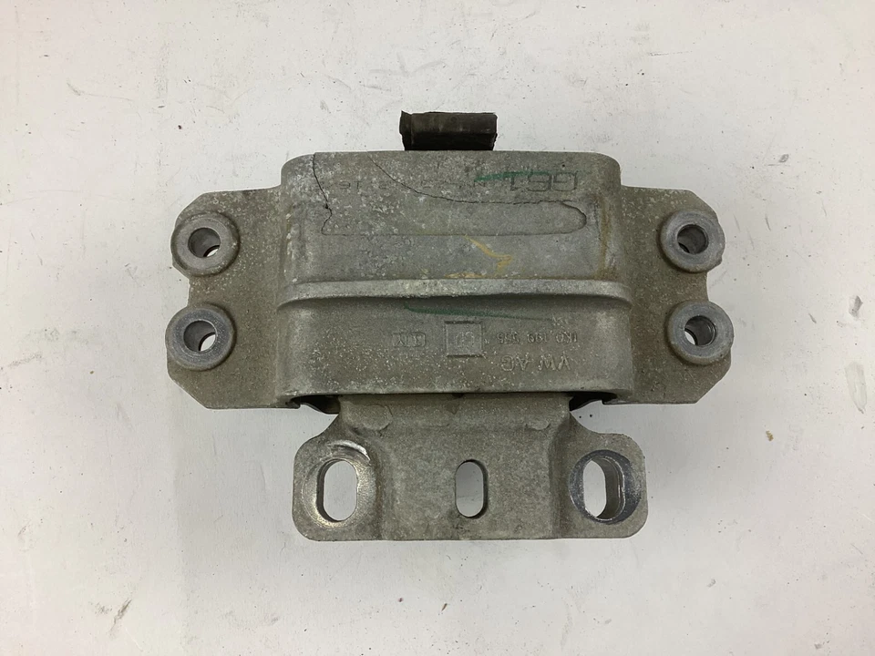 Крепление двигателя для Volkswagen Jetta 2011–2018 годов выпуска 1K0199555 от оригинального производителя - Изображение 3 из 4