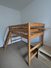 Flexa Kiefer Massivholz Hochbett mit Schrägleiter und Nachttisch, LF:  90x190cm