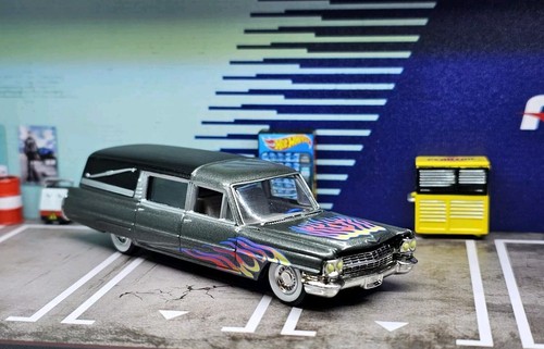 1:64 Hot Wheels LE 1963 63 Cadillac Fleetwood Hot Rod Hearse w/ Flames Diecast