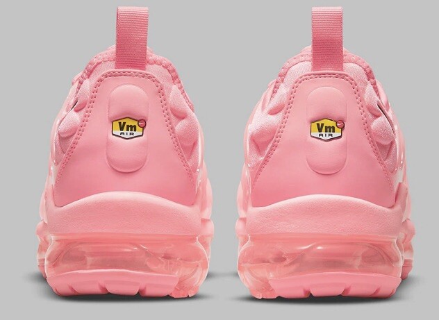 Nike Air Vapormax Plus trainers in white Nike Air Vapormax Plus trainers in white