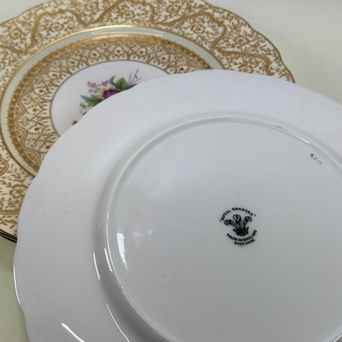 Royal Swansea Floral Center Gold Filigree Dinner Plates - England - Set of 4 - Picture 4 of 5