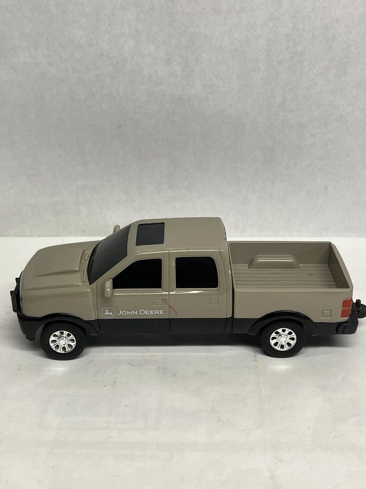 John Deere ERTL Toy Bundle Tan Pickup Truck, Skid Loader, Gator, Combine - Image 3 of 4