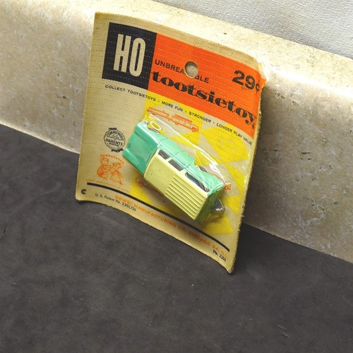 Vintage Tootsietoy U.S.A. Carded Station Wagon Car, "Unbreakable" HO - Picture 2 of 6