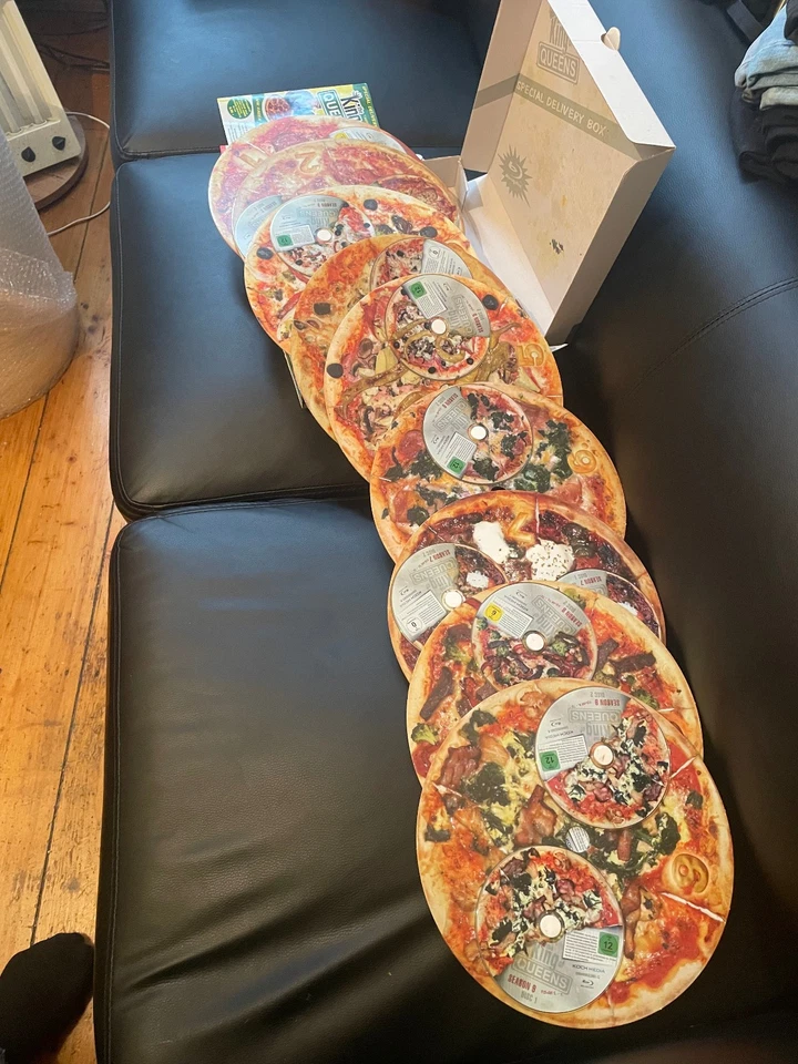 The King of Queens Komplette Serie in der Pizzaschachtel 18 Blu-rays - Bild 4 von 4