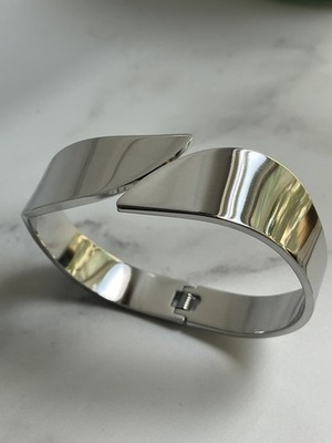 Hochwertiges platiniertes Eternal Loop Armband