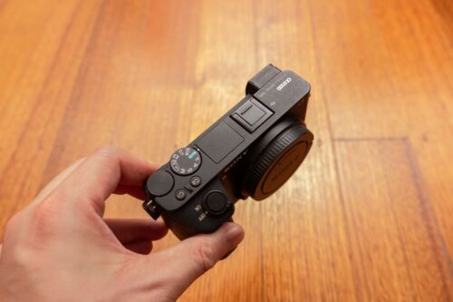 Sony Alpha A6500 24.2MP 4K Mirrorless Camera (Bonus Bag & SD card) - Picture 3 of 6