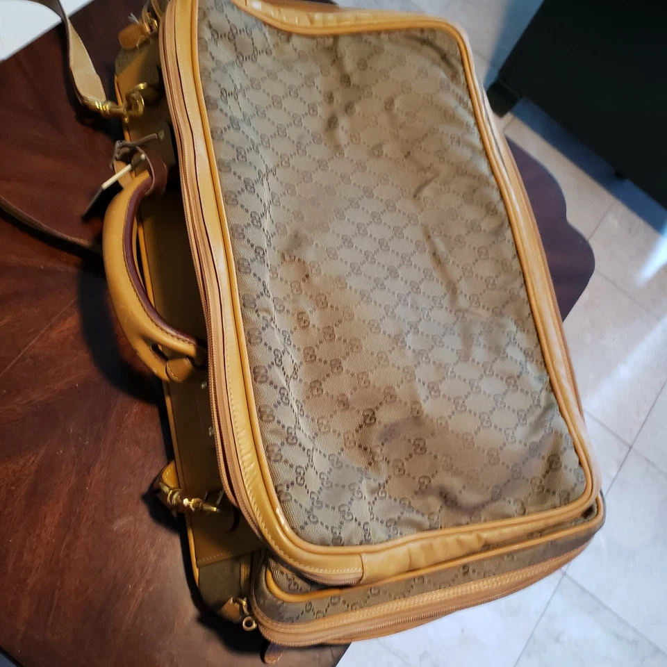 GUCCI AUTÉNTICO, NUEVO BOLSO DE MANO DE VIAJE, CUERO, CINTURÓN DE HOMBRO, BOLSILLOS C, Foto 2 de 4