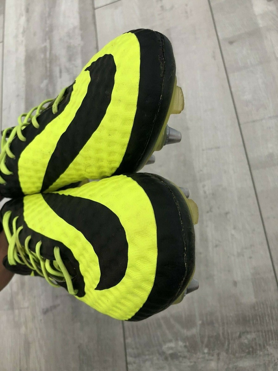 Nike Phantom Venom SGイエロー シューズ26cm Nike Phantom Venom SGイエロー シューズ26cm