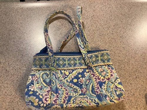 Vera Bradley "Betsy" HANDBAG IN RETIRED "CAPRI BLUE PAISLEY" EUC